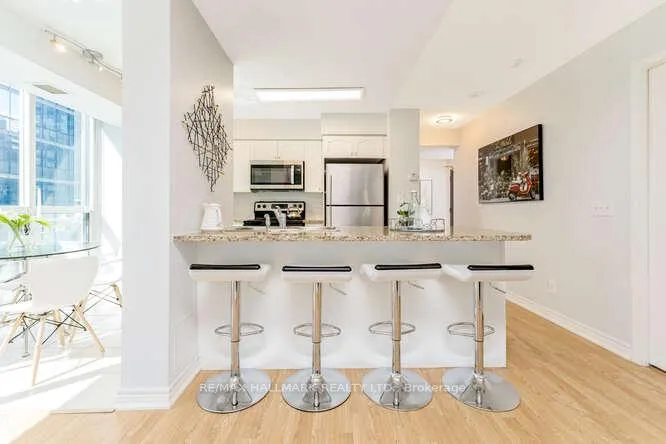 Photo 10 of Unit 706, 30 Grand Trunk Crescent, Toronto, Waterfront Communities — HOMEH