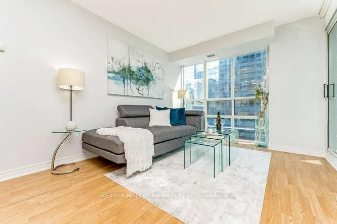Photo 14 of Unit 706, 30 Grand Trunk Crescent, Toronto, Waterfront Communities — HOMEH
