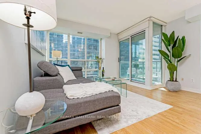 Photo 15 of Unit 706, 30 Grand Trunk Crescent, Toronto, Waterfront Communities — HOMEH