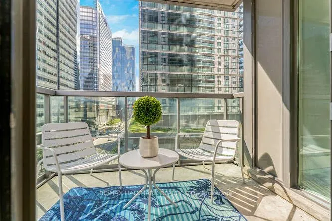 Photo 17 of Unit 706, 30 Grand Trunk Crescent, Toronto, Waterfront Communities — HOMEH