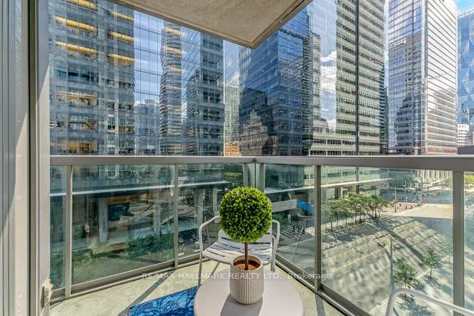 Photo 18 of Unit 706, 30 Grand Trunk Crescent, Toronto, Waterfront Communities — HOMEH