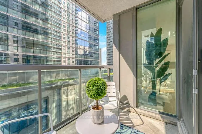 Photo 19 of Unit 706, 30 Grand Trunk Crescent, Toronto, Waterfront Communities — HOMEH