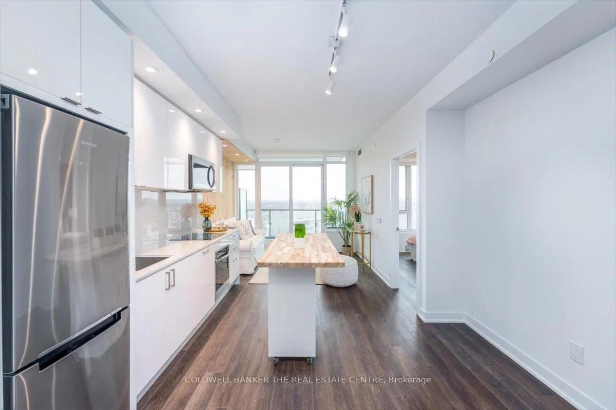 Photo 4 of Unit 3801, 1928 Lakeshore Boulevard W, Toronto, High Park-Swansea — HOMEH