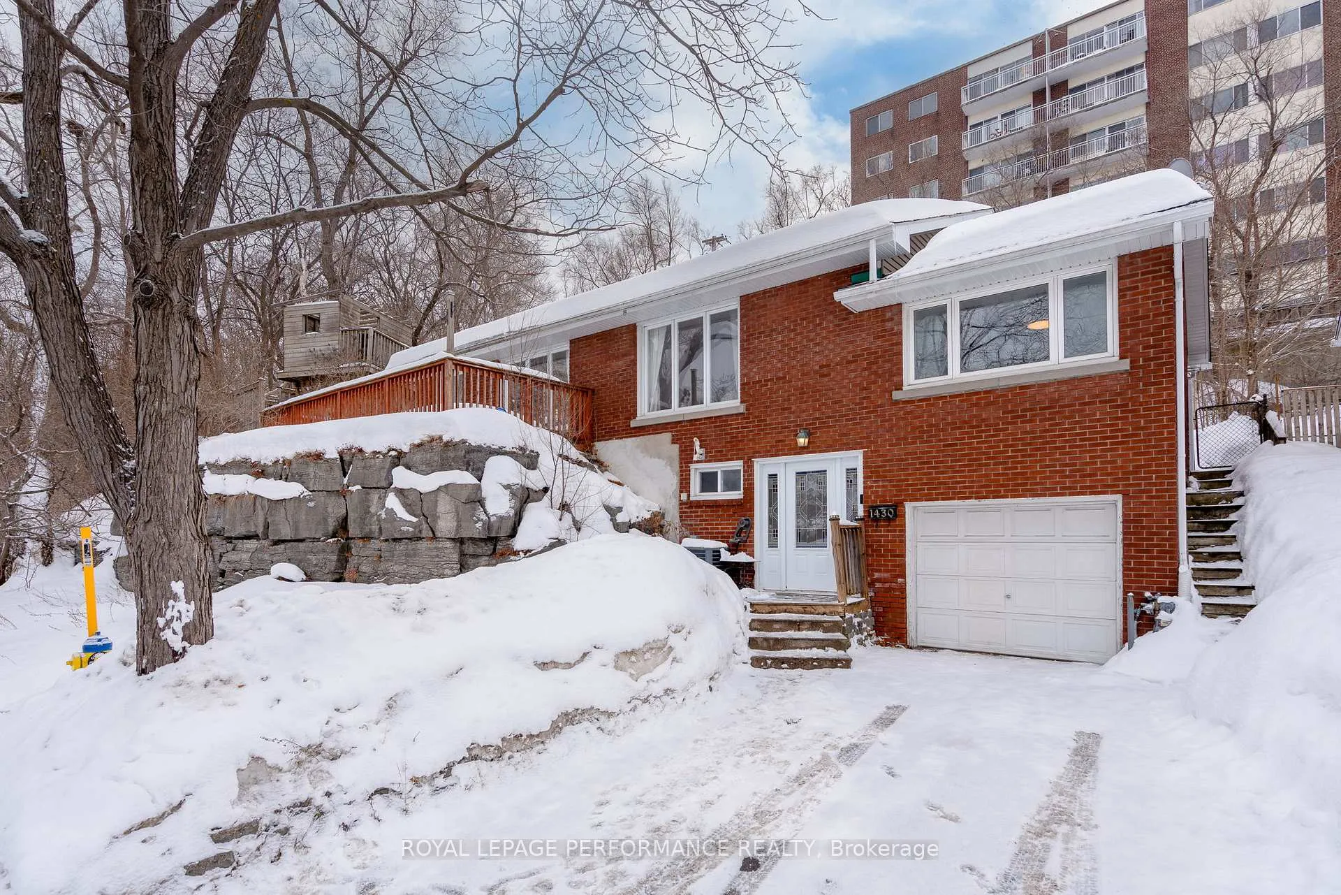 Front of 1430 Edgecliffe Avenue