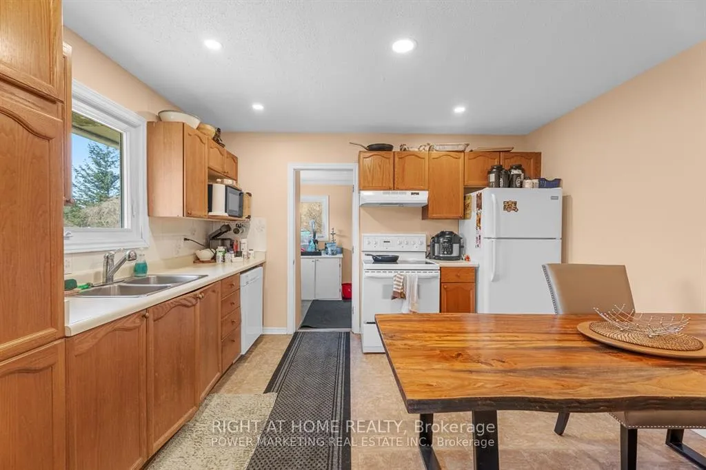 Photo 12 of 1215 Klondike Road S, Ottawa, Kanata - Morgan's Grant/South March — HOMEH