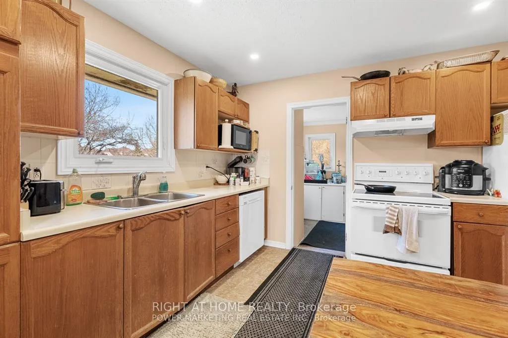 Photo 13 of 1215 Klondike Road S, Ottawa, Kanata - Morgan's Grant/South March — HOMEH