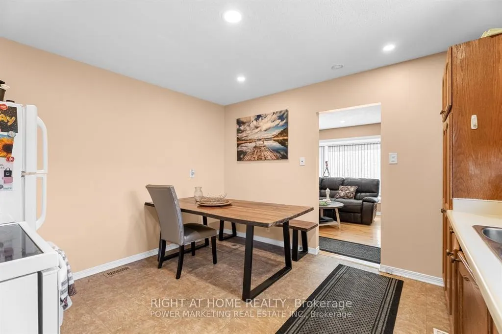 Photo 15 of 1215 Klondike Road S, Ottawa, Kanata - Morgan's Grant/South March — HOMEH