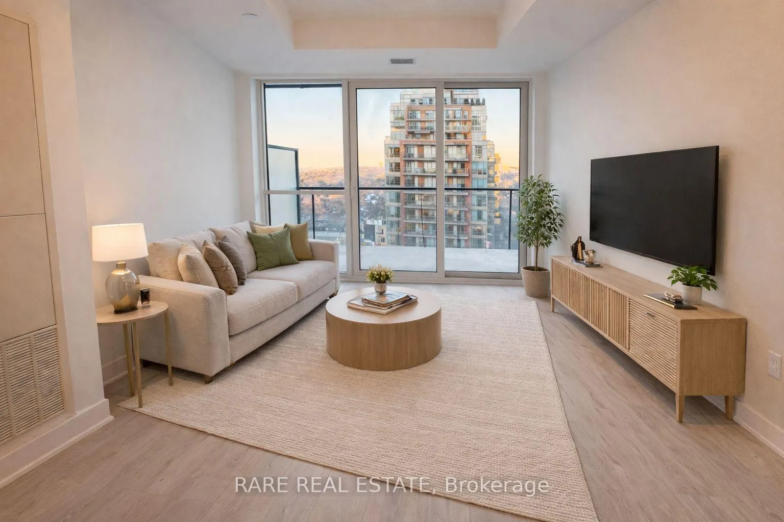 Photo 2 of Unit 1105, 120 Broadway Avenue, Toronto, Mount Pleasant West — HOMEH