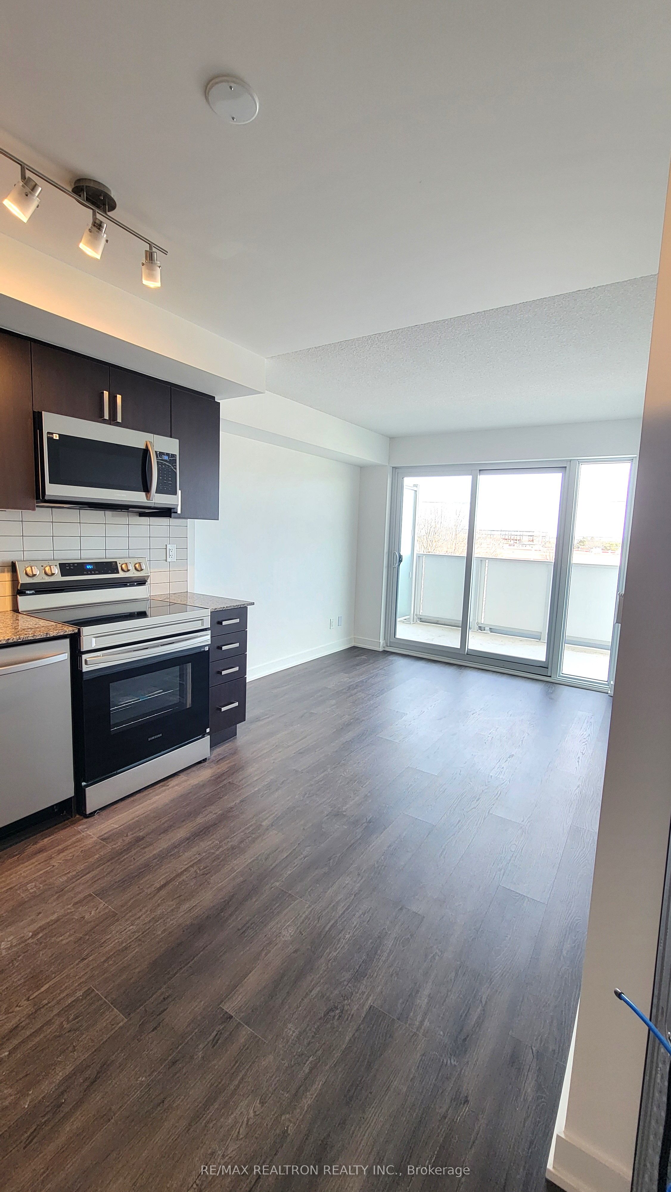 Photo 8 of Unit 307, 1010 Sandy Beach Road, Pickering, Bay Ridges — HOMEH