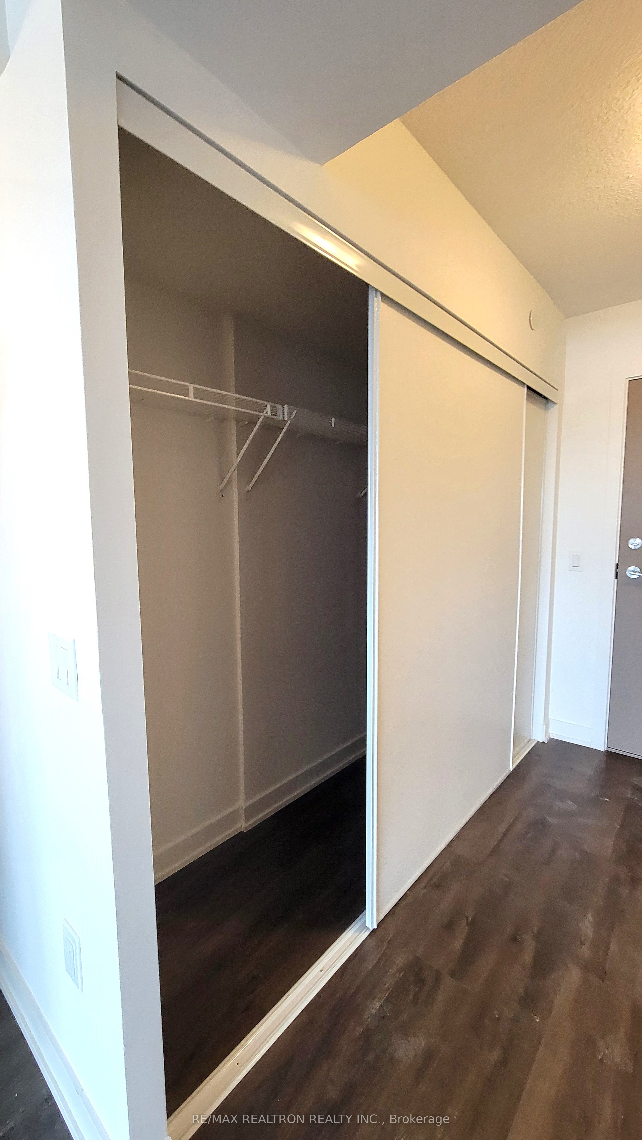 Photo 9 of Unit 307, 1010 Sandy Beach Road, Pickering, Bay Ridges — HOMEH