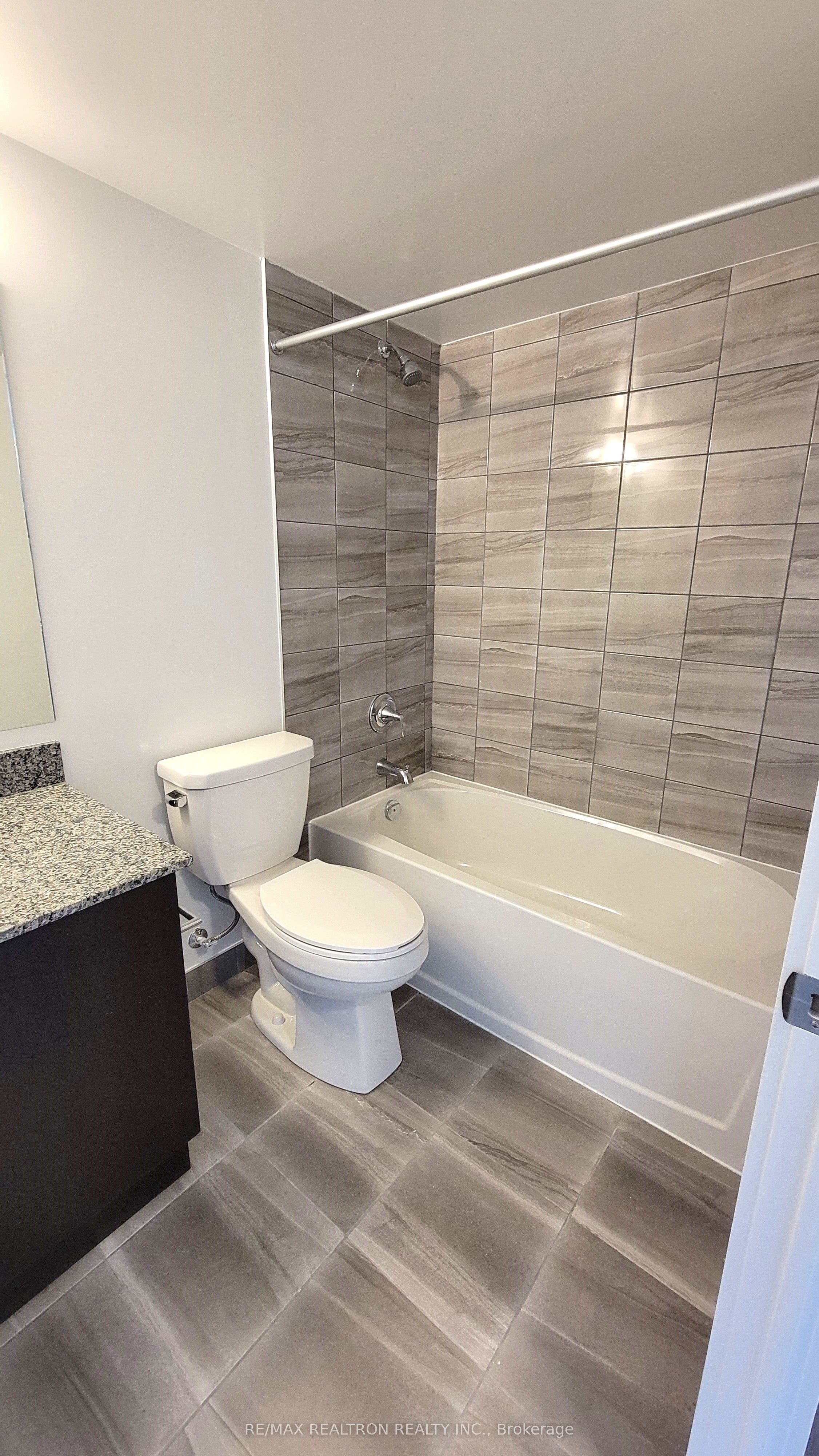 Photo 10 of Unit 307, 1010 Sandy Beach Road, Pickering, Bay Ridges — HOMEH