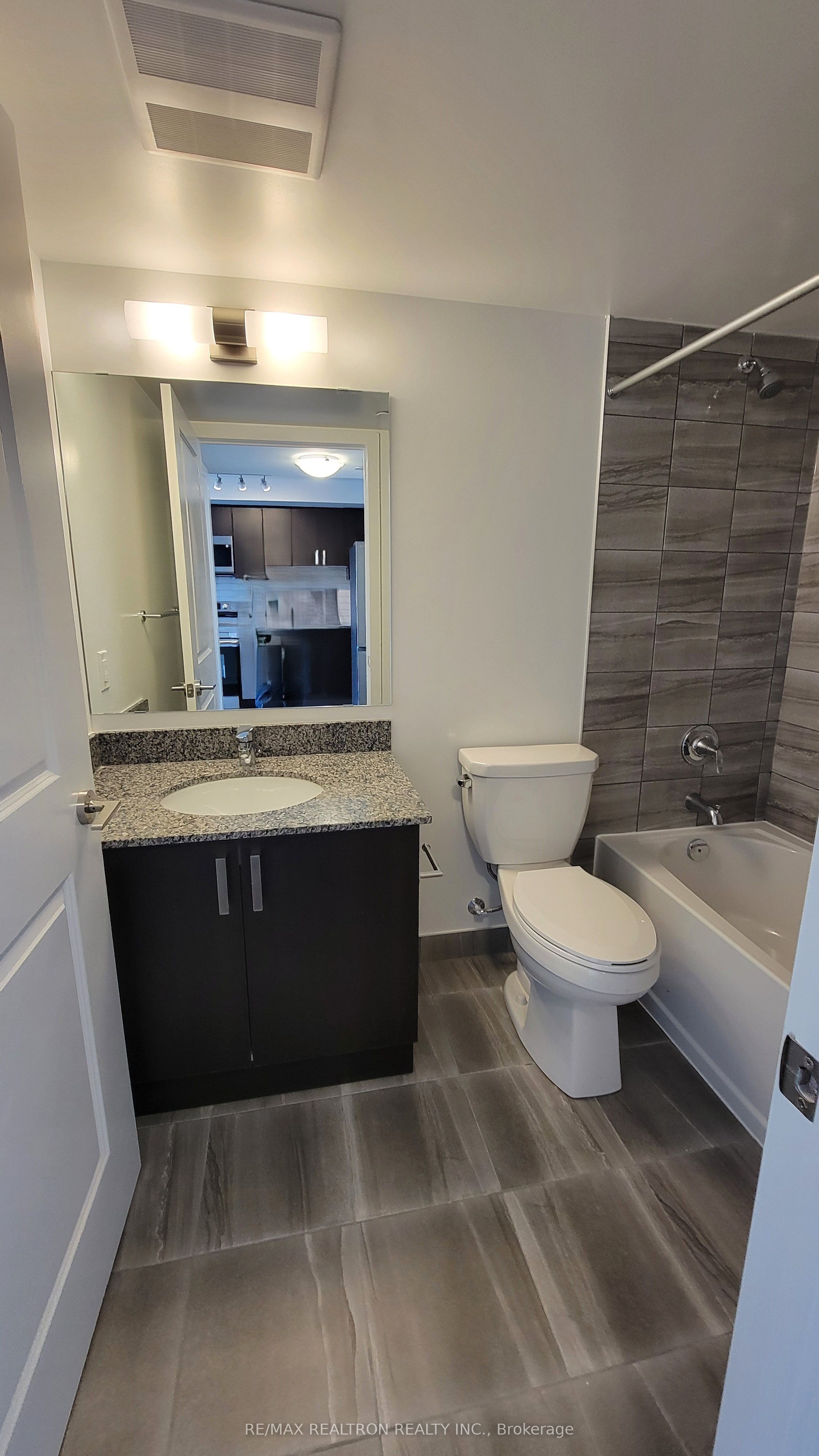 Photo 11 of Unit 307, 1010 Sandy Beach Road, Pickering, Bay Ridges — HOMEH