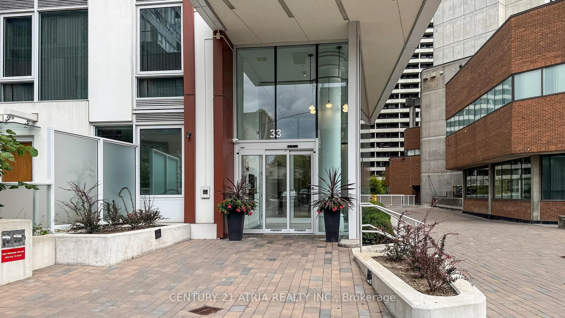 Photo 5 of Unit 609, 33 Helendale Avenue, Toronto, Yonge-Eglinton — HOMEH
