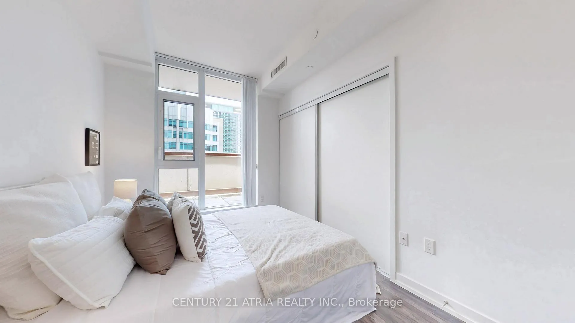 Photo 28 of Unit 609, 33 Helendale Avenue, Toronto, Yonge-Eglinton — HOMEH