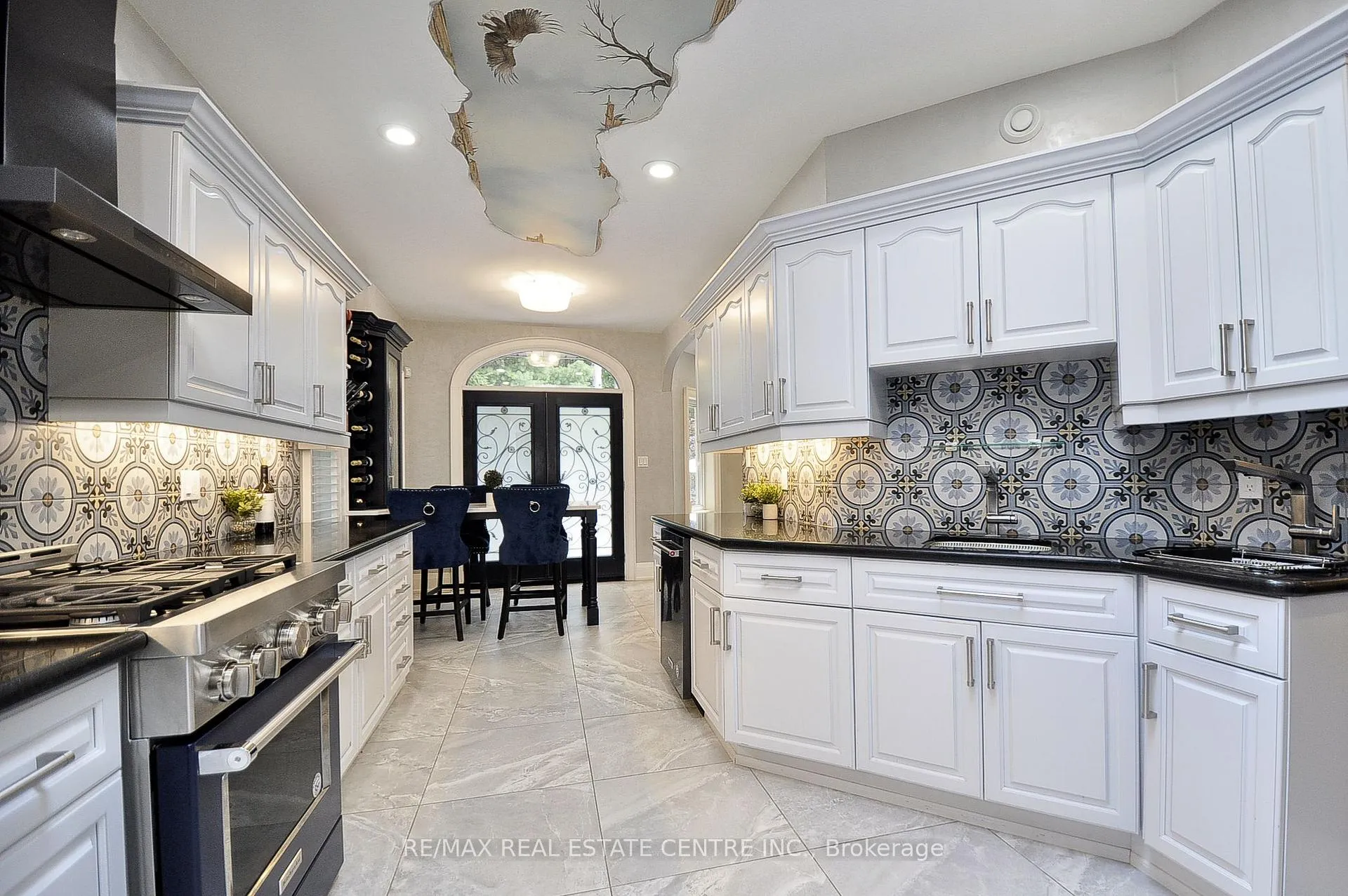 Photo 7 of 27 Woodmans Court, Kitchener — HOMEH