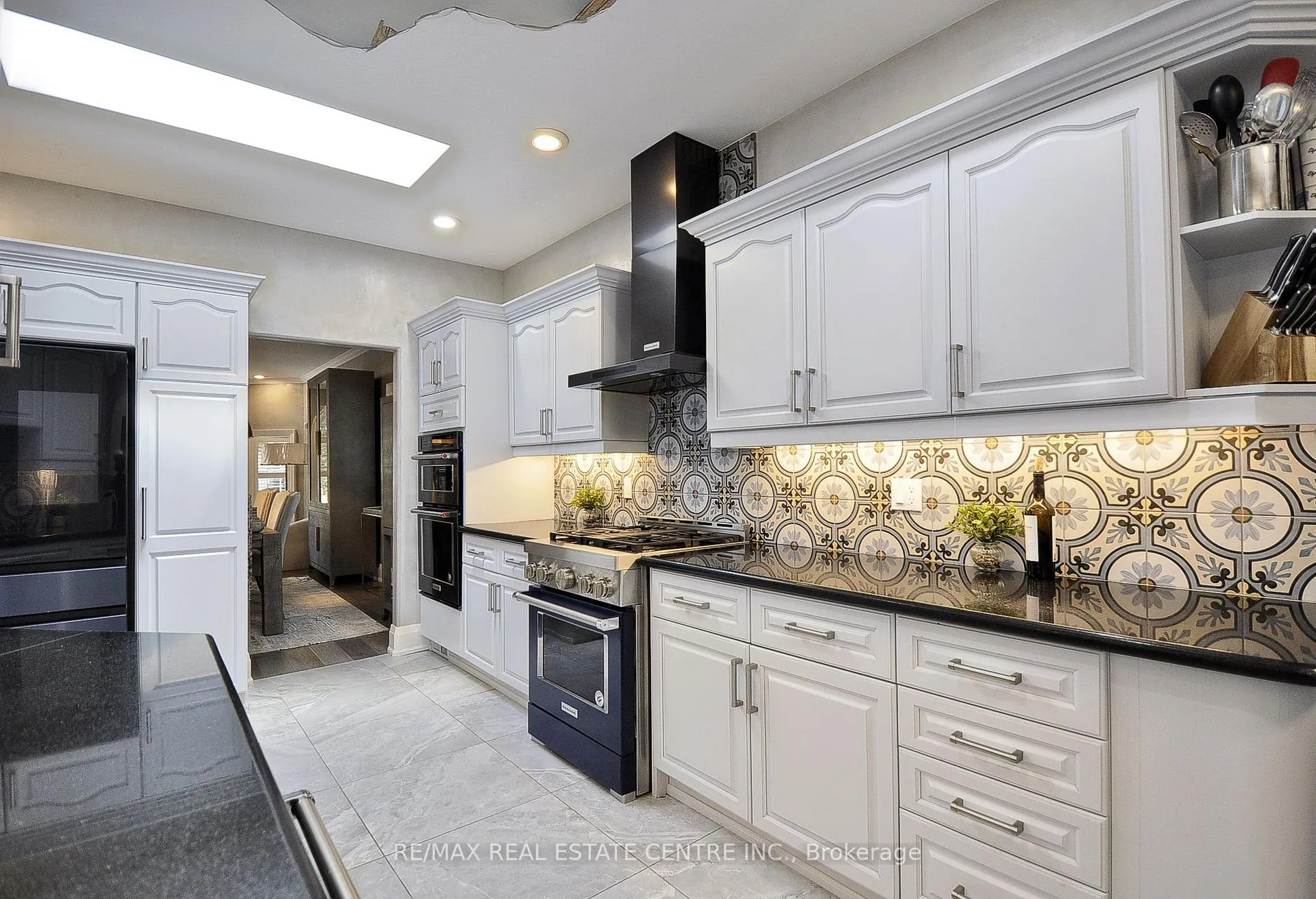 Photo 8 of 27 Woodmans Court, Kitchener — HOMEH