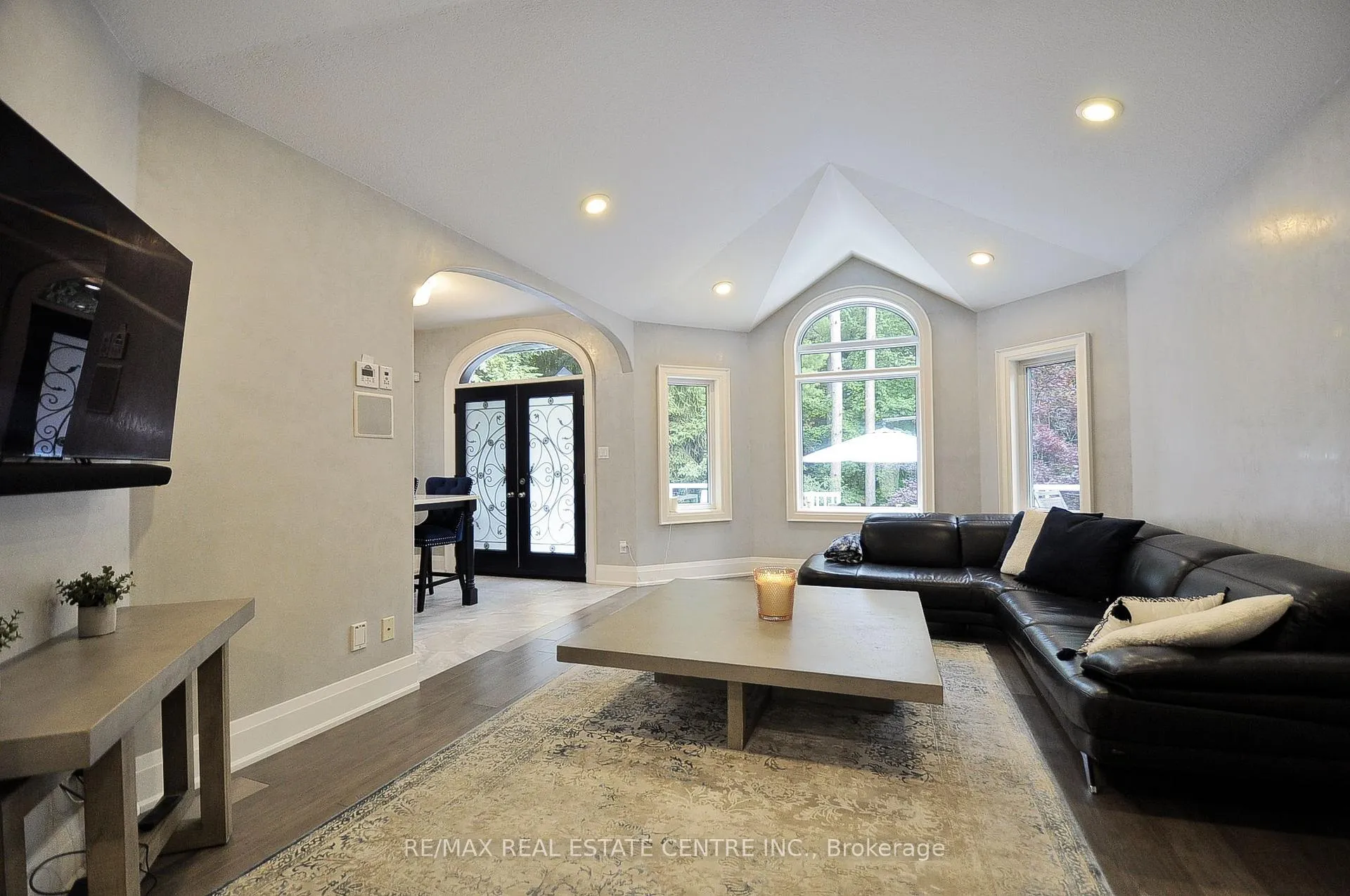 Photo 13 of 27 Woodmans Court, Kitchener — HOMEH