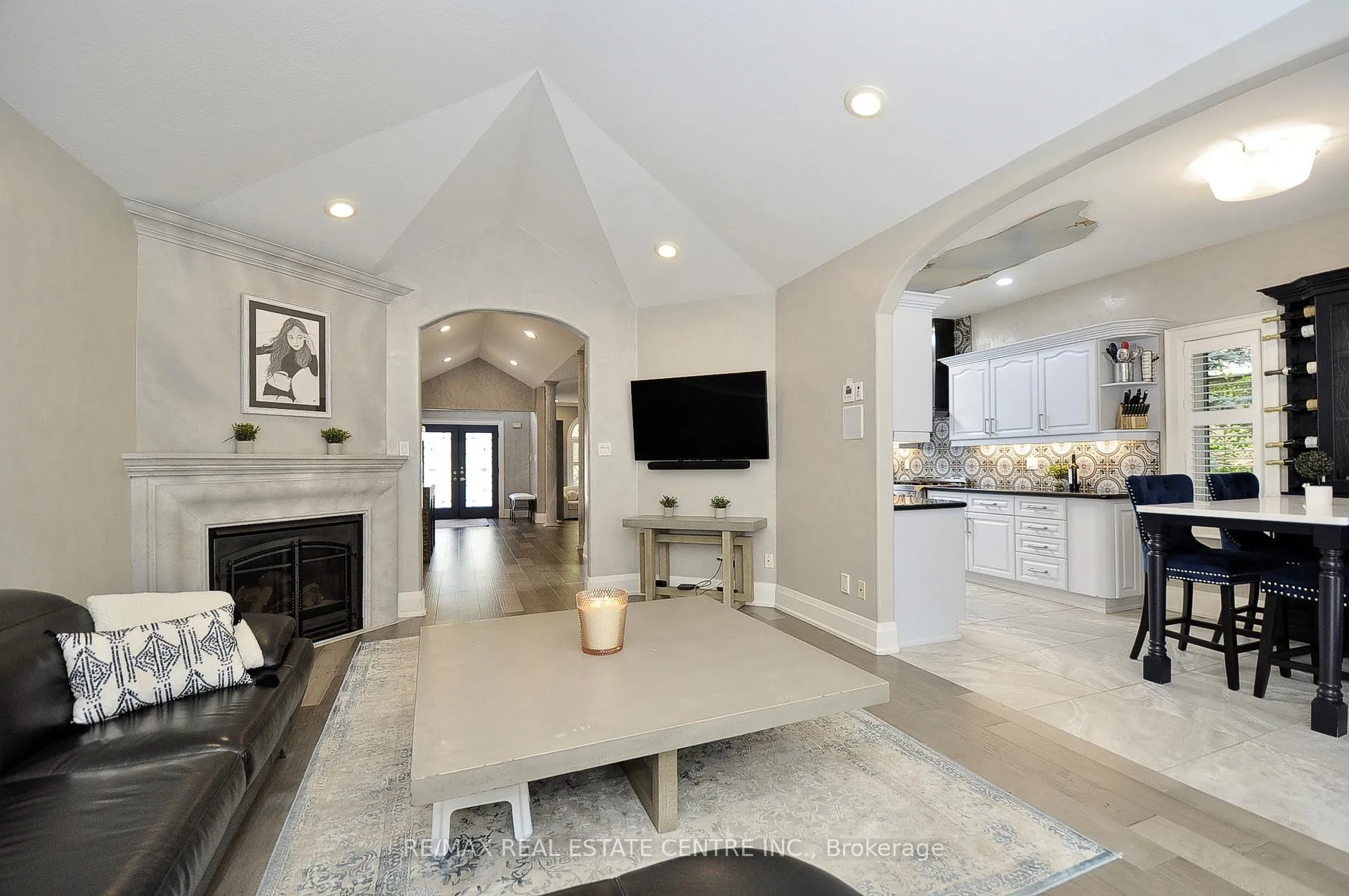 Photo 14 of 27 Woodmans Court, Kitchener — HOMEH