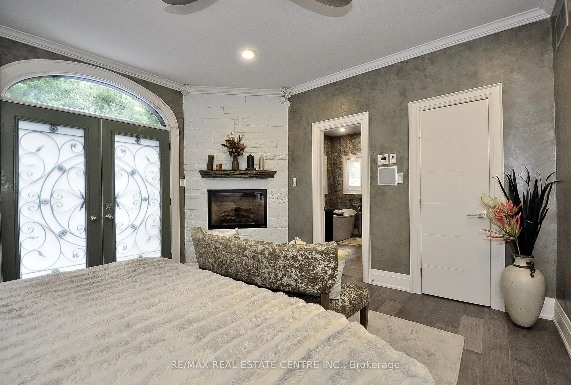 Photo 17 of 27 Woodmans Court, Kitchener — HOMEH