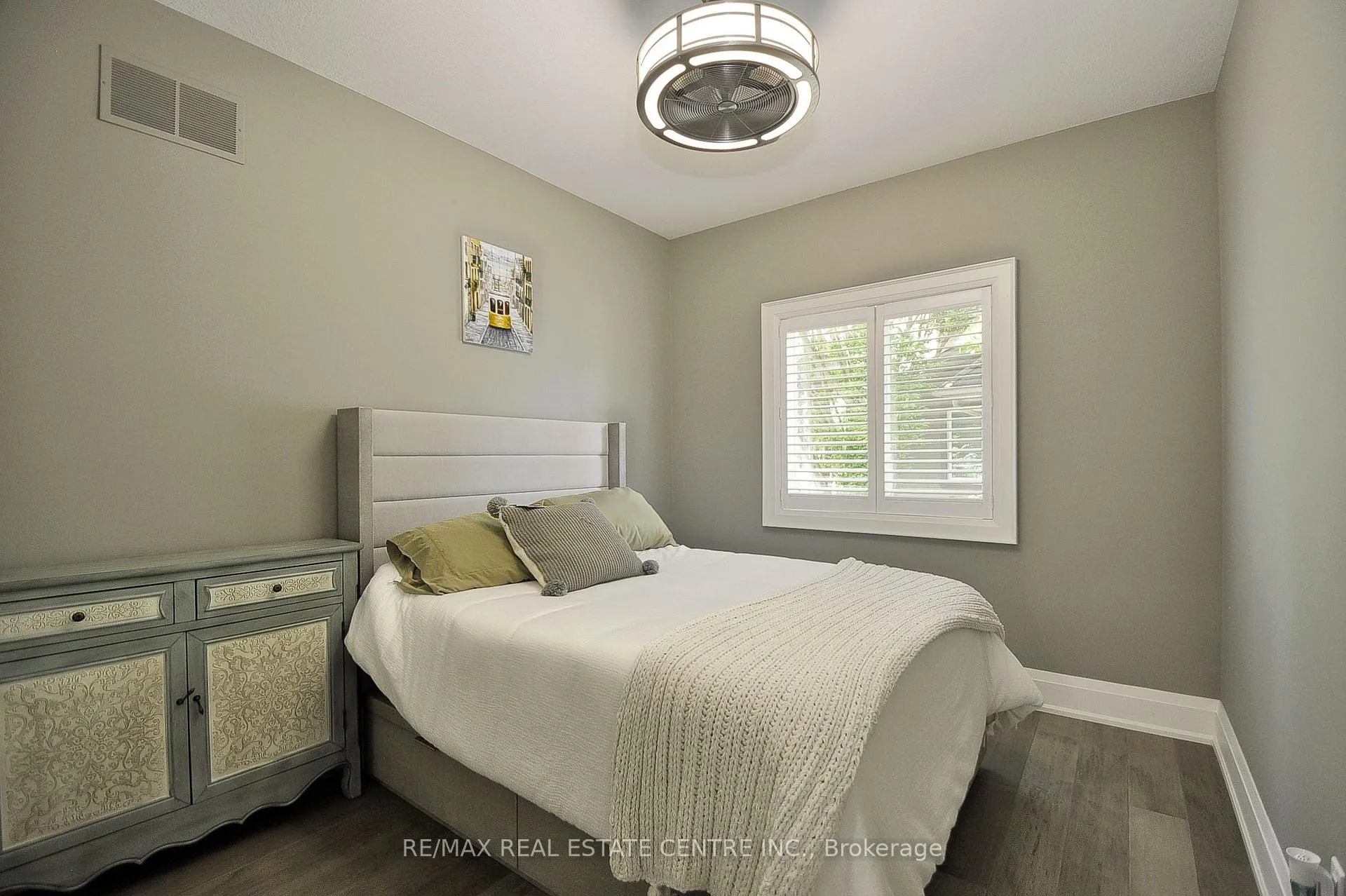 Photo 19 of 27 Woodmans Court, Kitchener — HOMEH