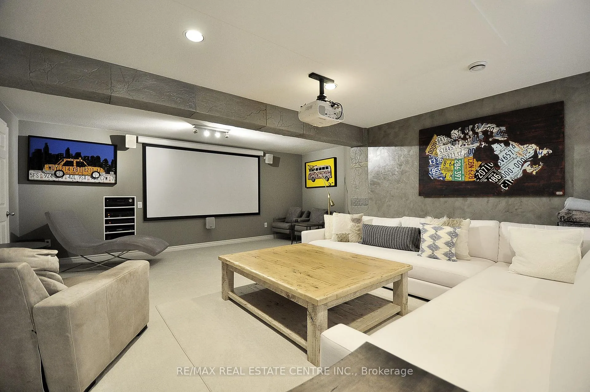 Photo 23 of 27 Woodmans Court, Kitchener — HOMEH