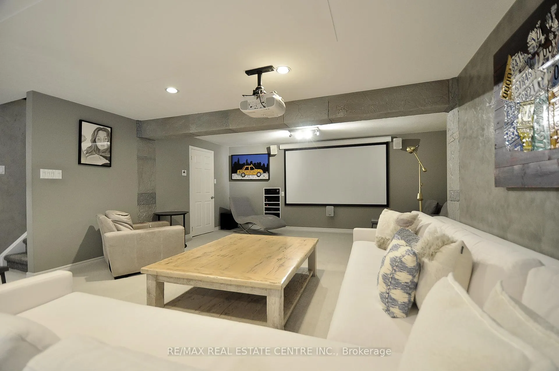 Photo 24 of 27 Woodmans Court, Kitchener — HOMEH