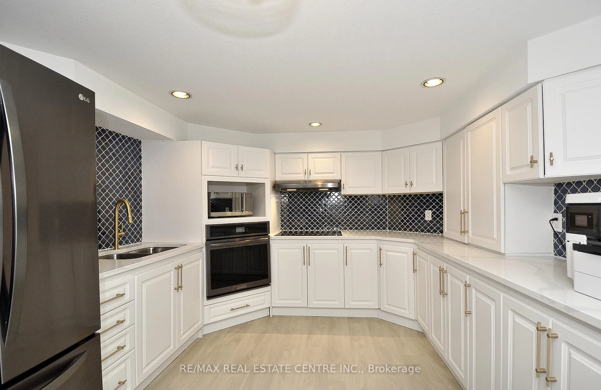 Photo 28 of 27 Woodmans Court, Kitchener — HOMEH