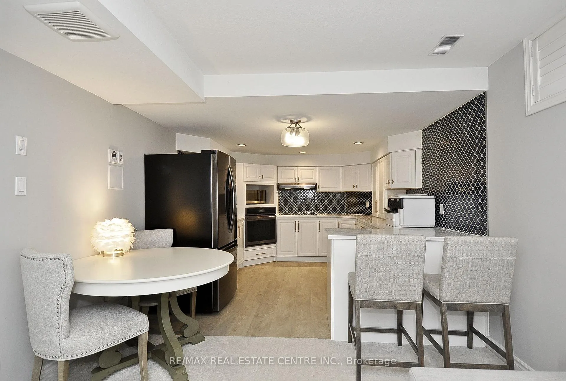 Photo 29 of 27 Woodmans Court, Kitchener — HOMEH