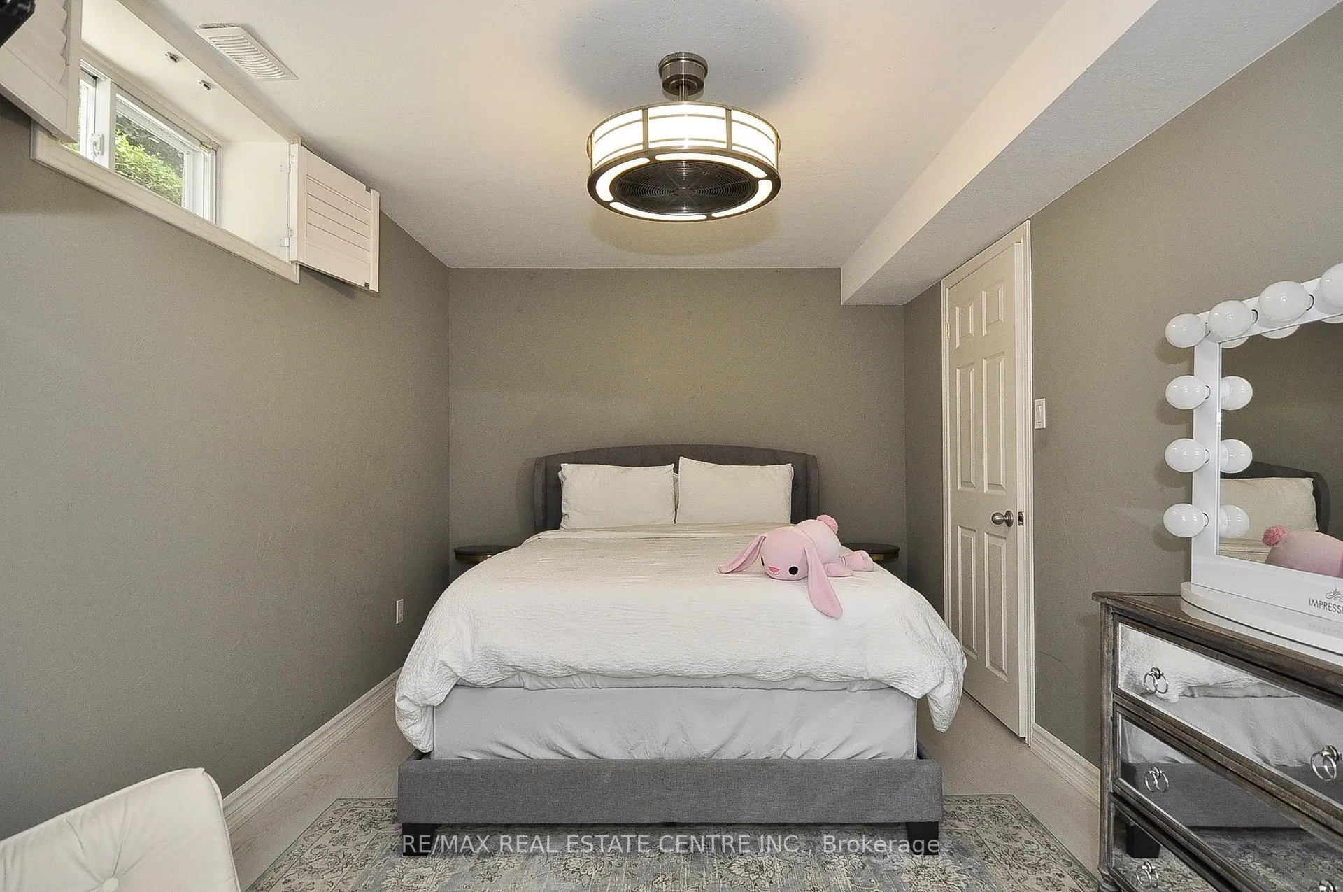 Photo 32 of 27 Woodmans Court, Kitchener — HOMEH