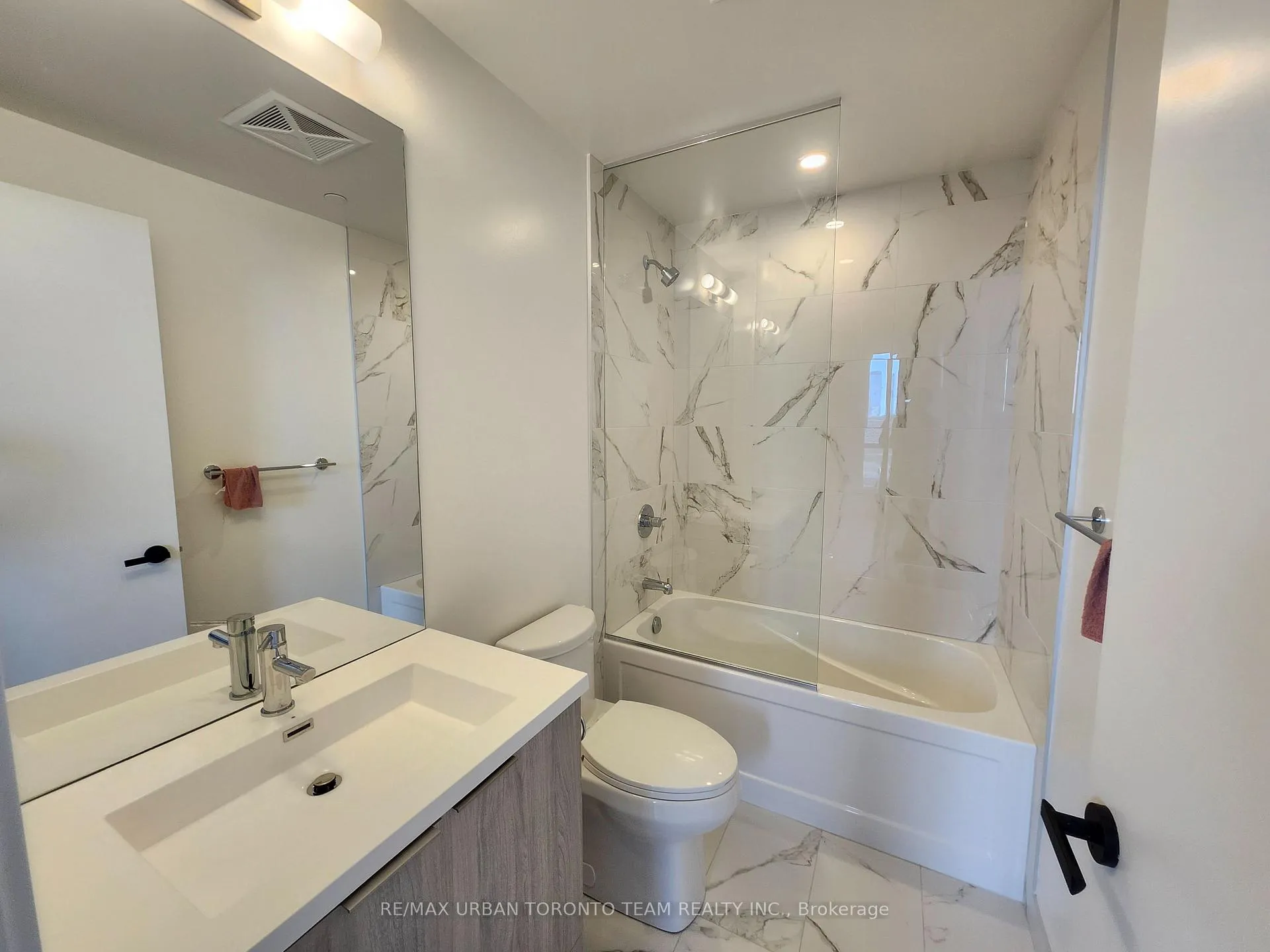 Photo 8 of Unit 510, 8 Interchange Way, Vaughan, Vaughan Corporate Centre — HOMEH