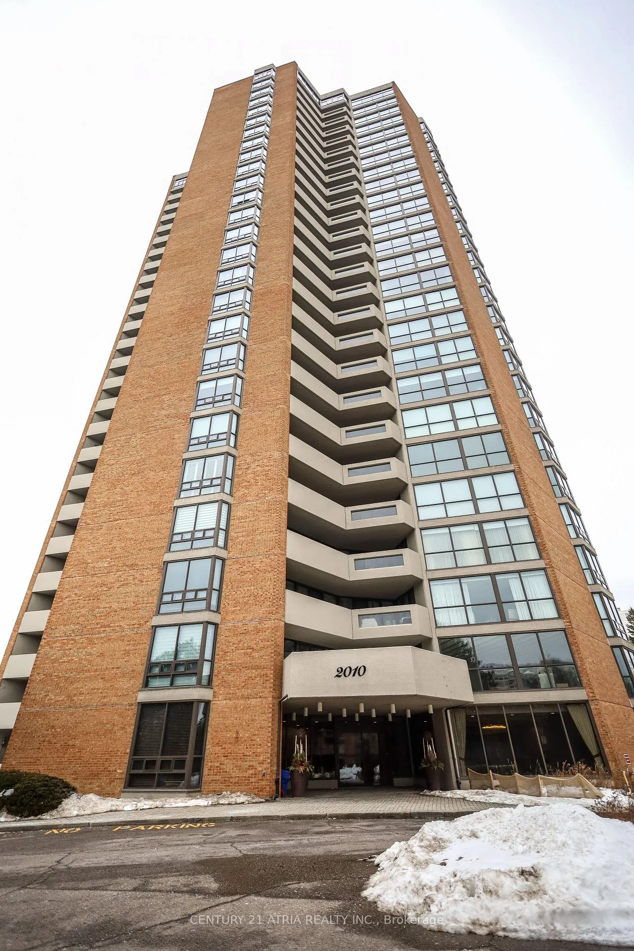 Front of Unit 603, 2010 Islington Avenue