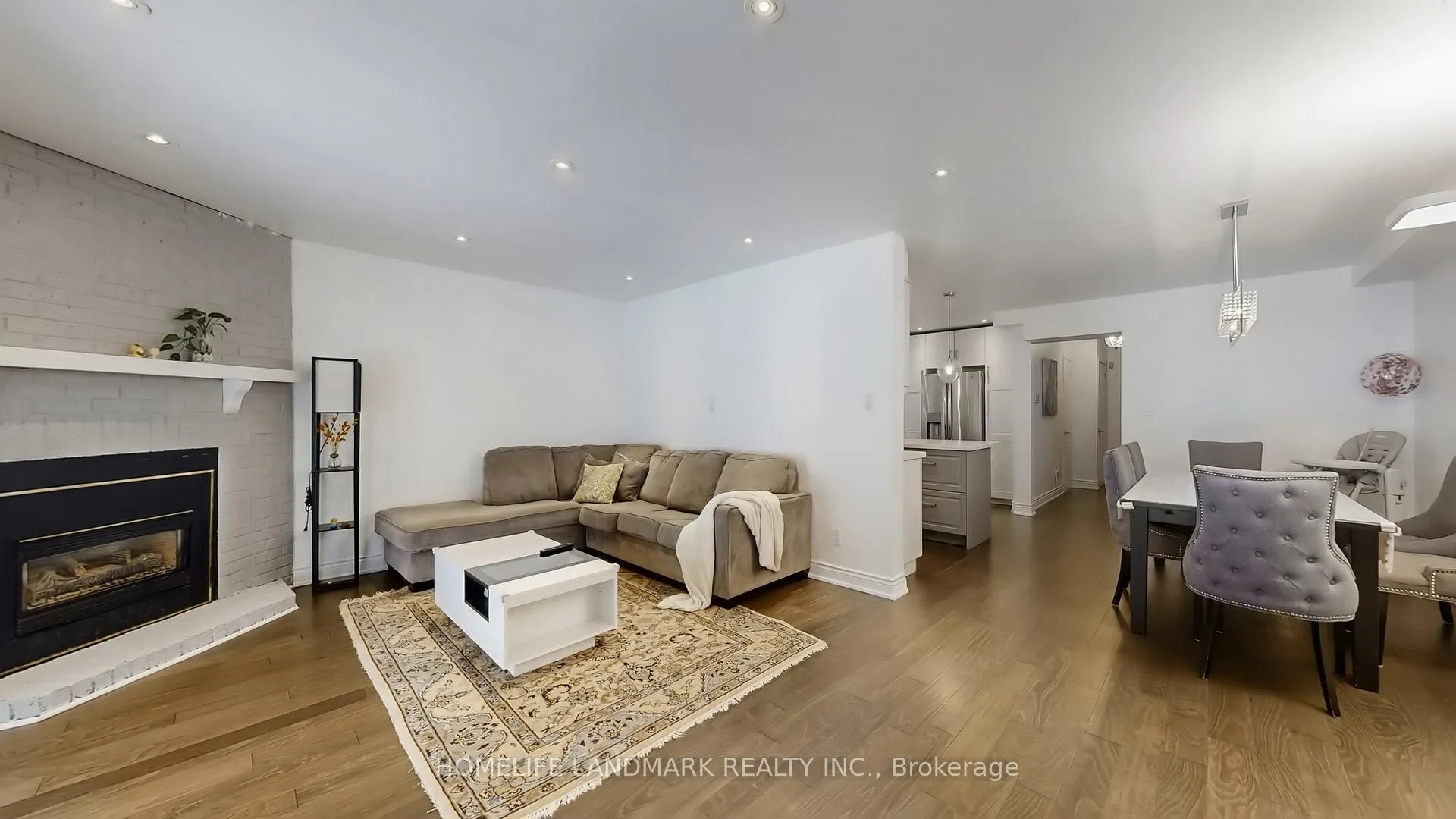 Photo 4 of 81 Stirling Crescent, Markham, Milliken Mills East — HOMEH