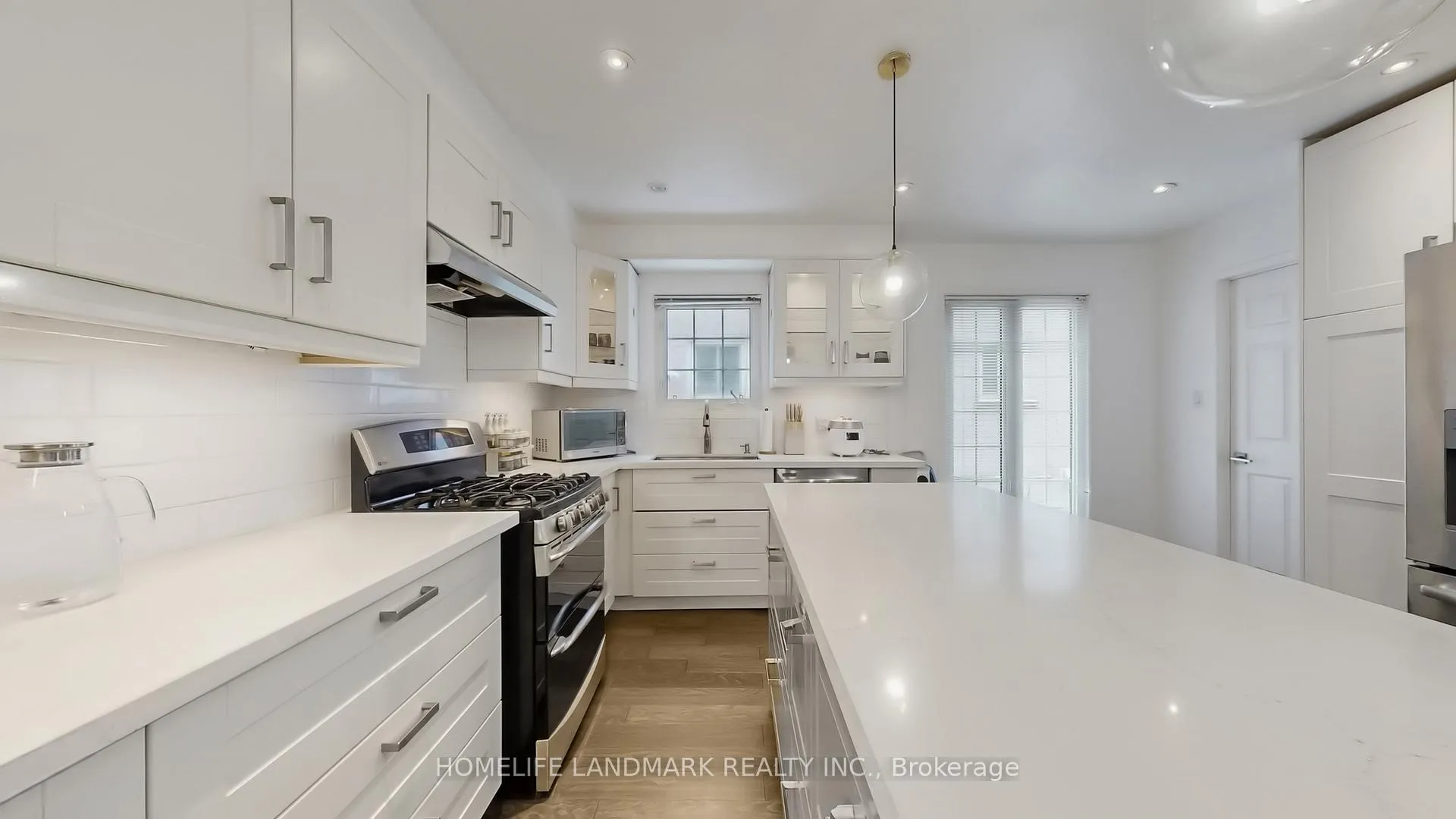 Photo 10 of 81 Stirling Crescent, Markham, Milliken Mills East — HOMEH