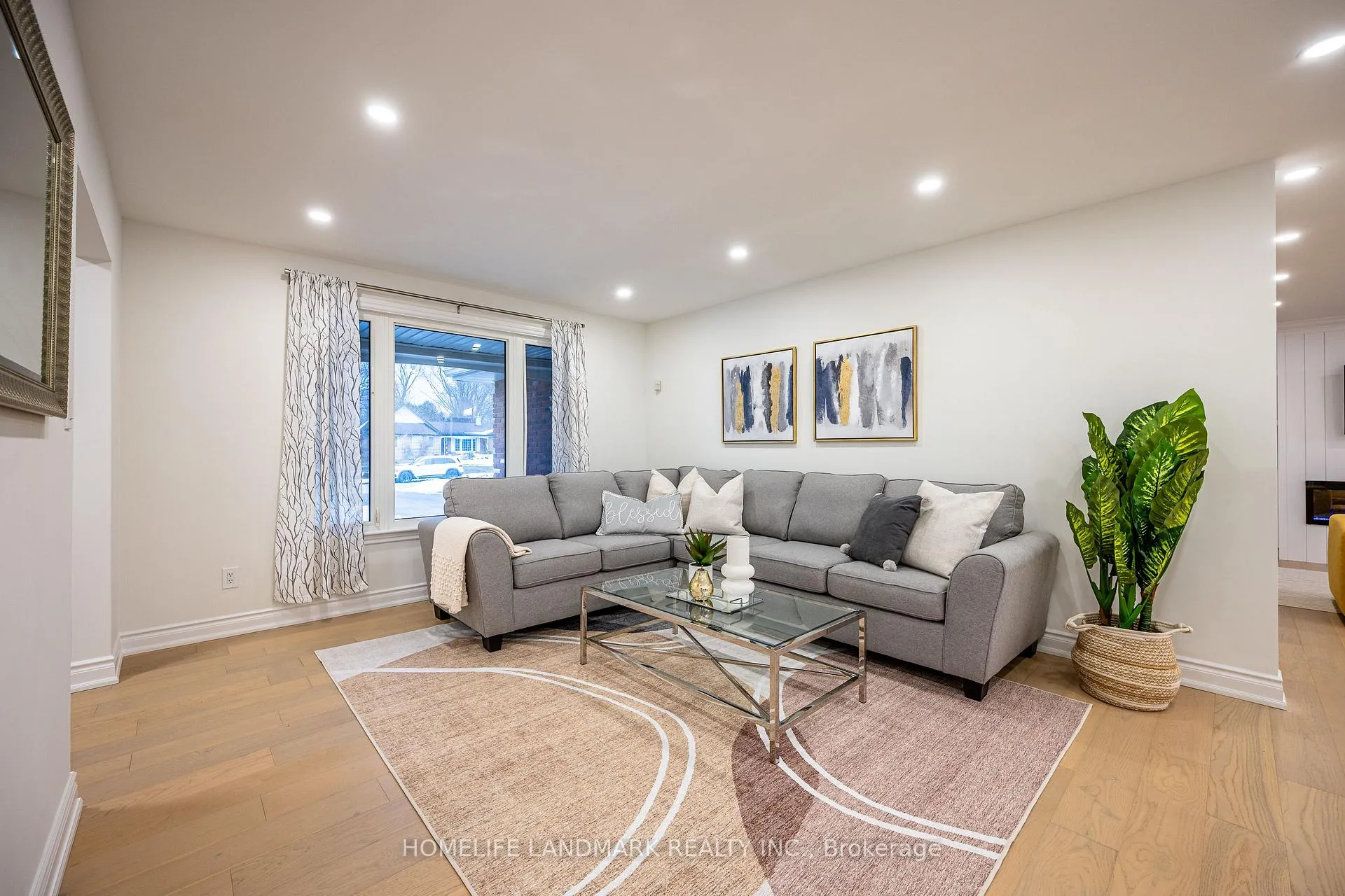 Photo 2 of 20 Fireside Drive, Hamilton, Freelton — HOMEH