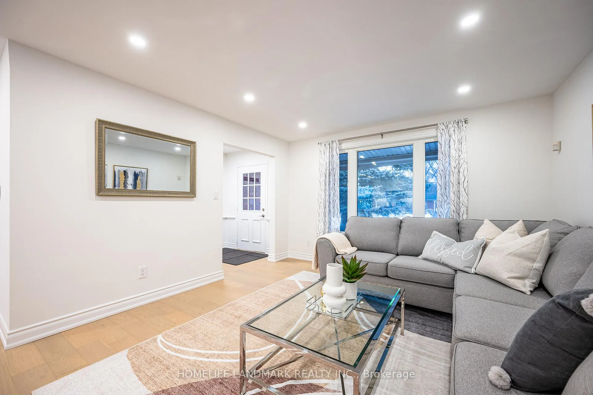 Photo 4 of 20 Fireside Drive, Hamilton, Freelton — HOMEH