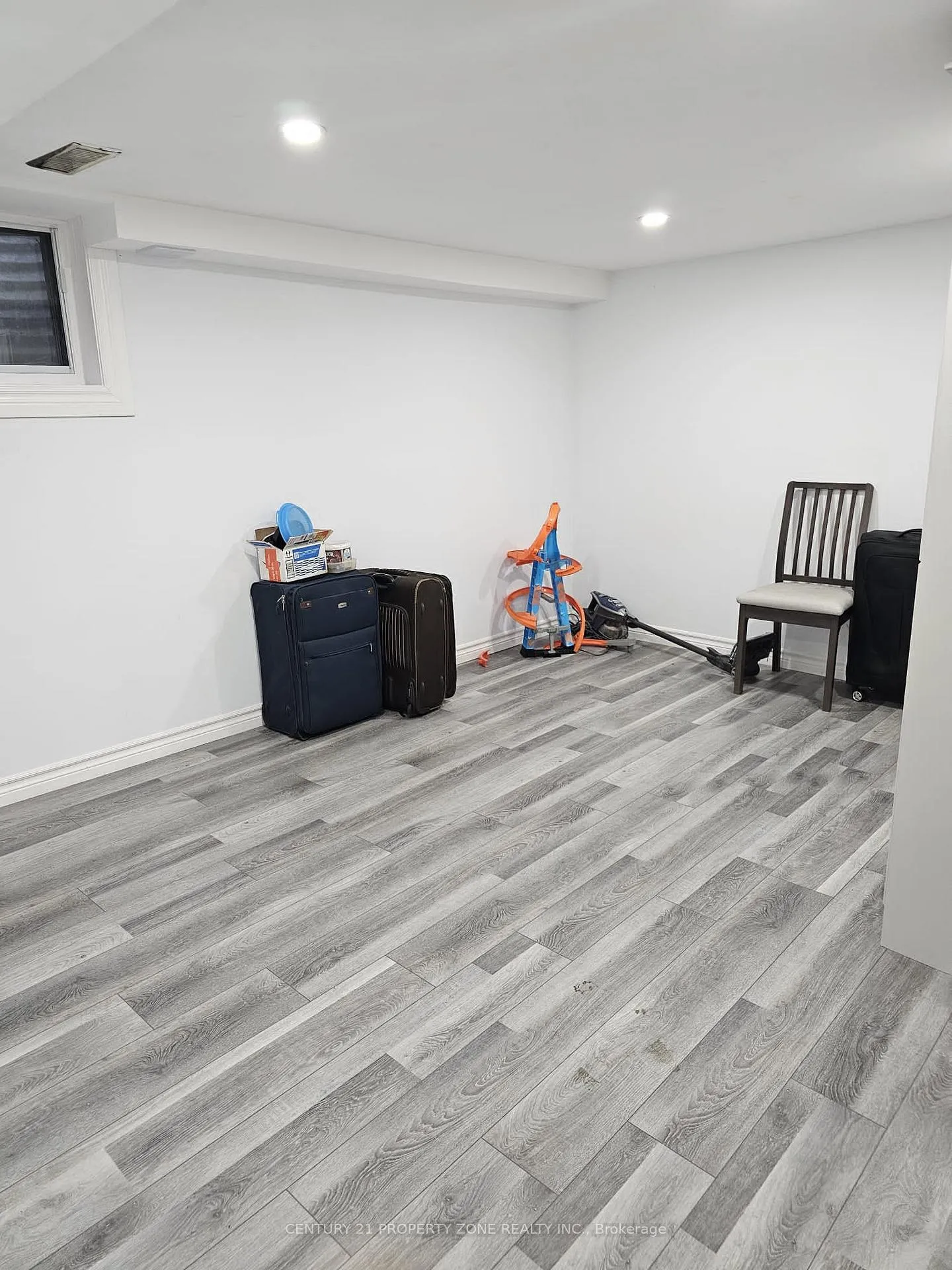 Photo 19 of 51 River Road, Brampton, Huttonville — HOMEH