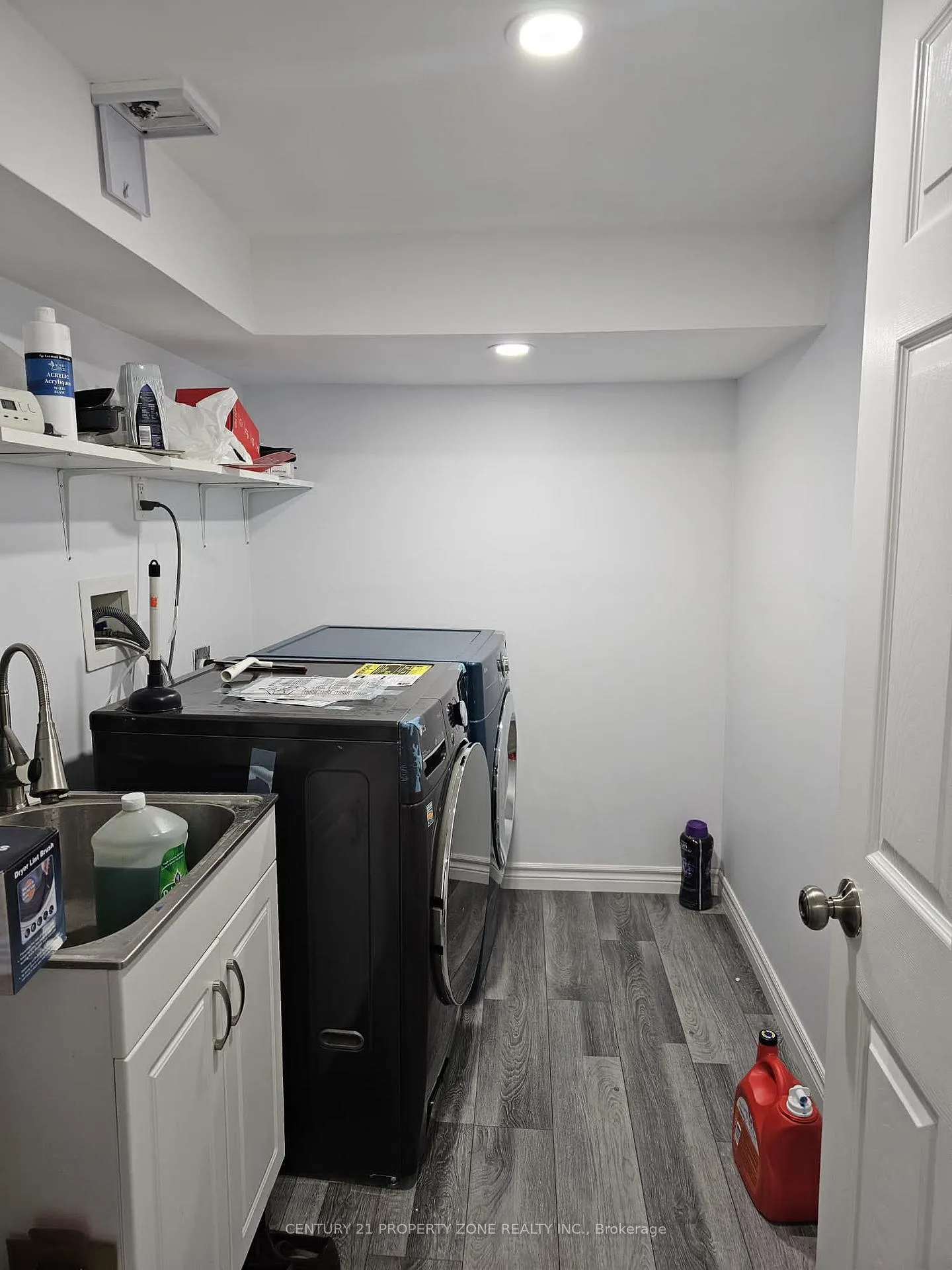 Photo 21 of 51 River Road, Brampton, Huttonville — HOMEH