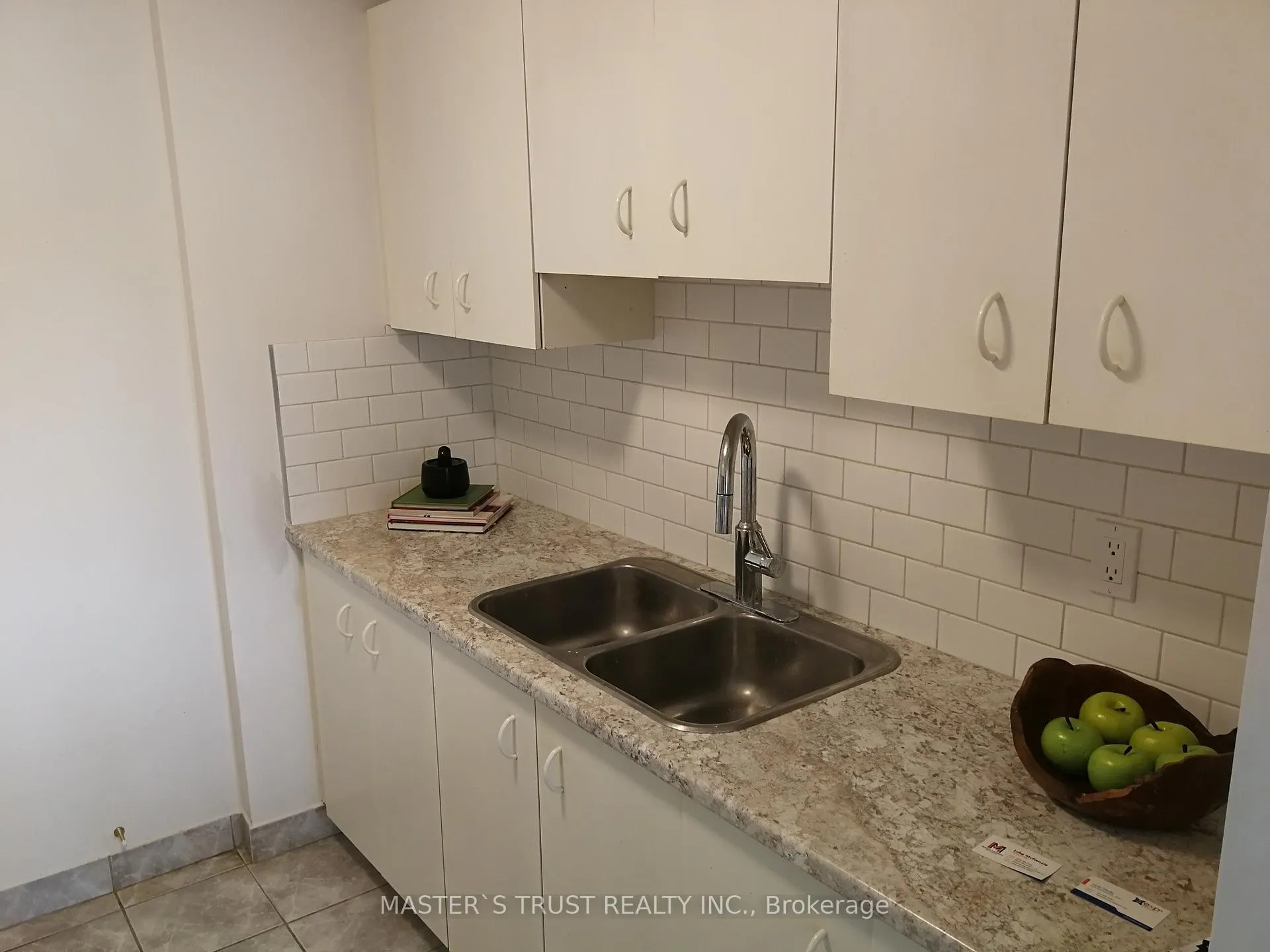 Photo 4 of Unit 603, 358 Waterloo Avenue, Guelph, Junction/Onward Willow — HOMEH