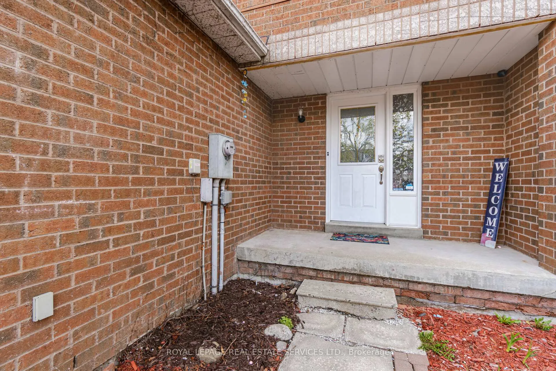 Photo 3 of 10 Mullis Crescent, Brampton, Fletcher's West — HOMEH