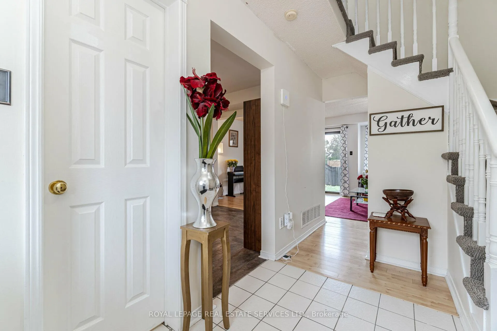 Photo 5 of 10 Mullis Crescent, Brampton, Fletcher's West — HOMEH