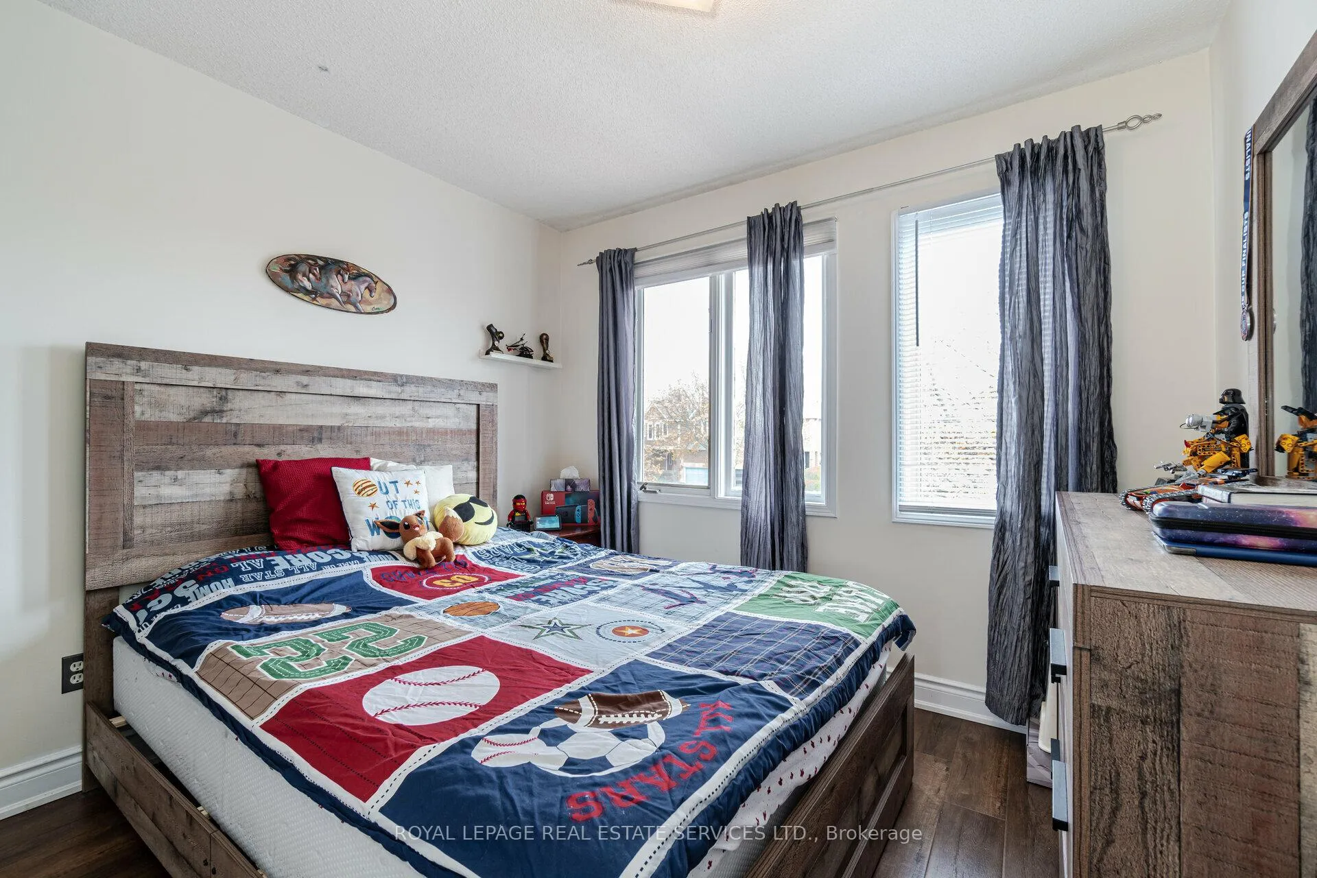 Photo 15 of 10 Mullis Crescent, Brampton, Fletcher's West — HOMEH