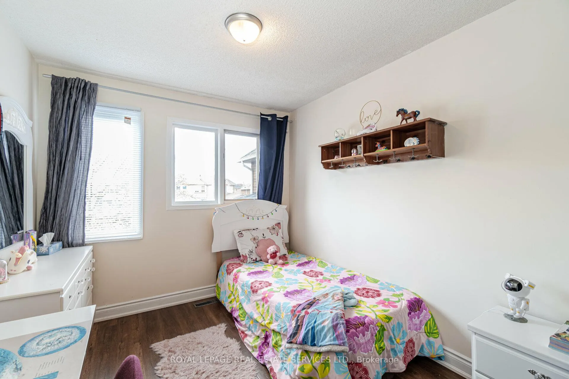 Photo 16 of 10 Mullis Crescent, Brampton, Fletcher's West — HOMEH