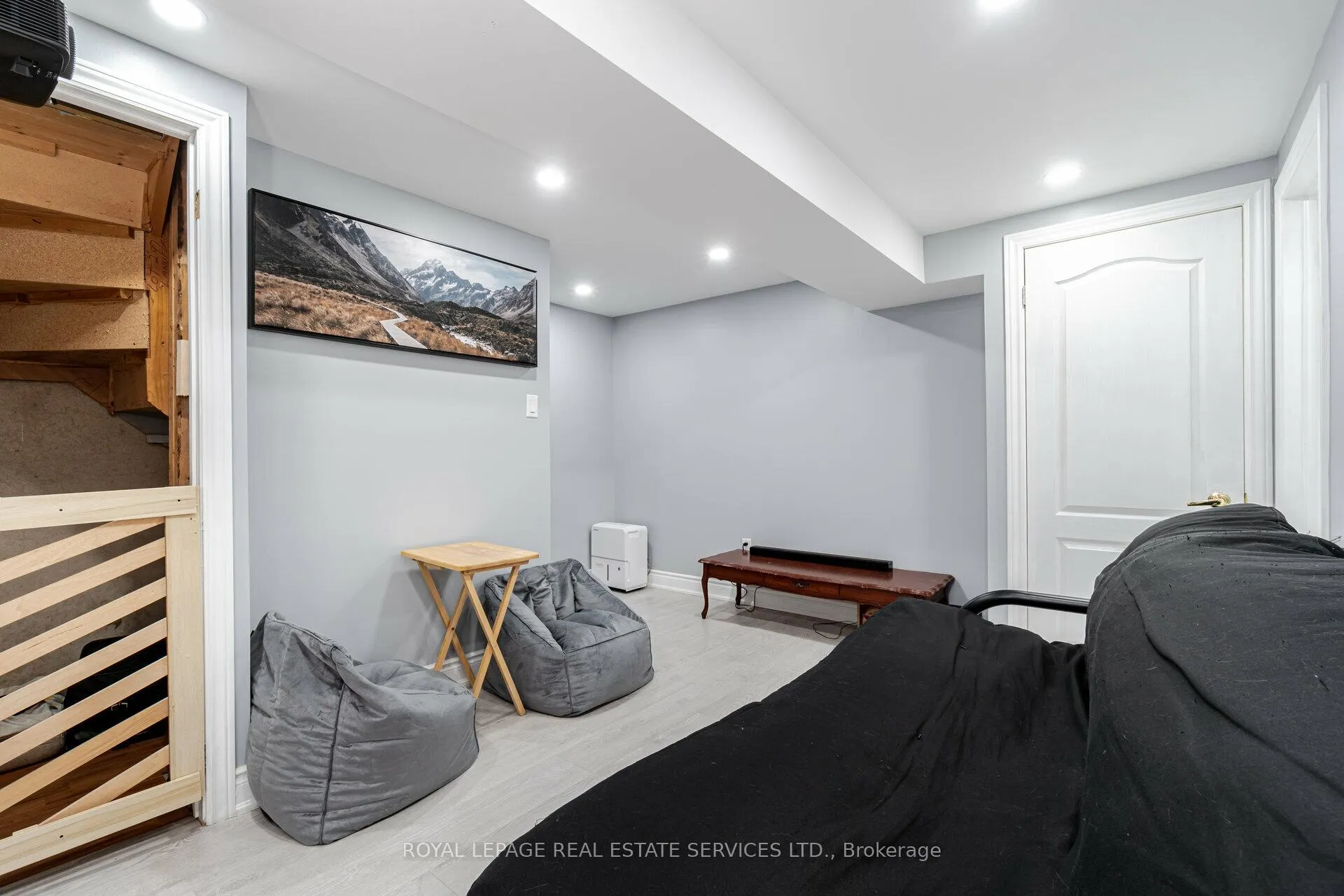 Photo 18 of 10 Mullis Crescent, Brampton, Fletcher's West — HOMEH