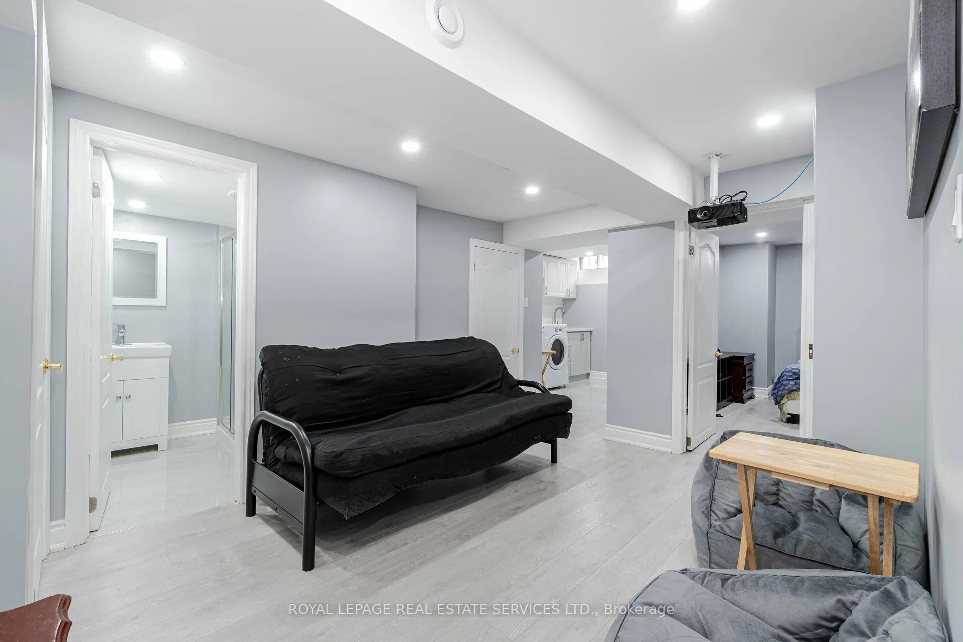 Photo 19 of 10 Mullis Crescent, Brampton, Fletcher's West — HOMEH