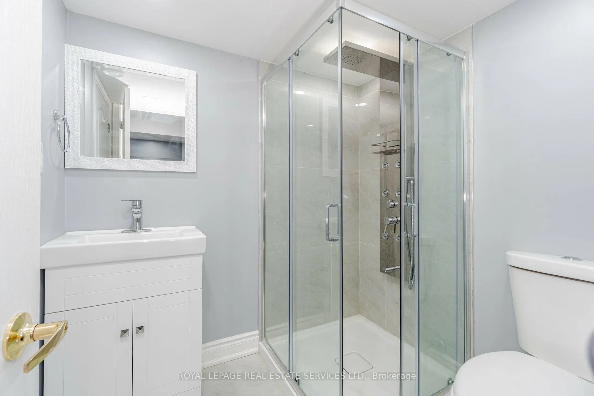 Photo 20 of 10 Mullis Crescent, Brampton, Fletcher's West — HOMEH