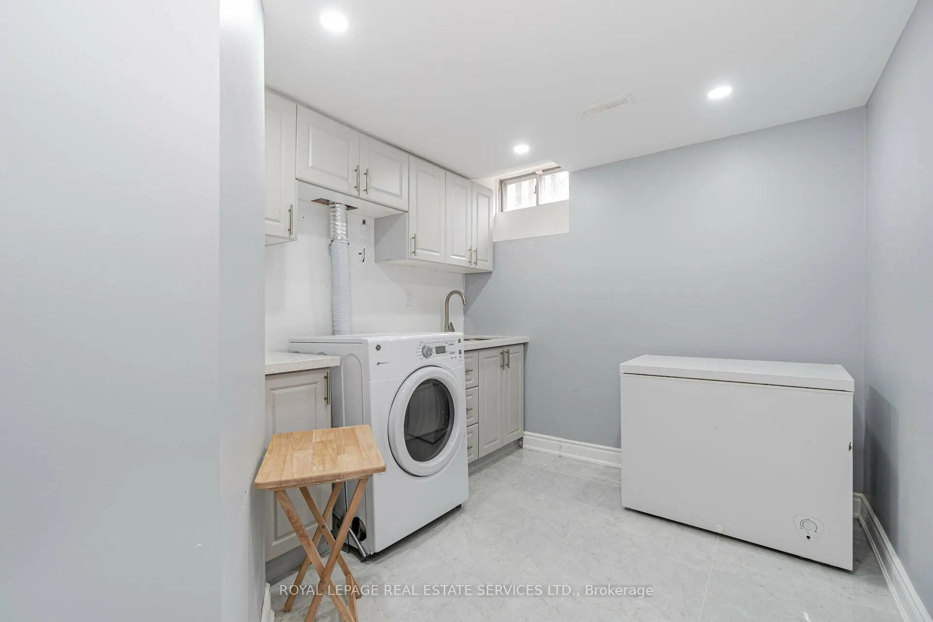 Photo 21 of 10 Mullis Crescent, Brampton, Fletcher's West — HOMEH