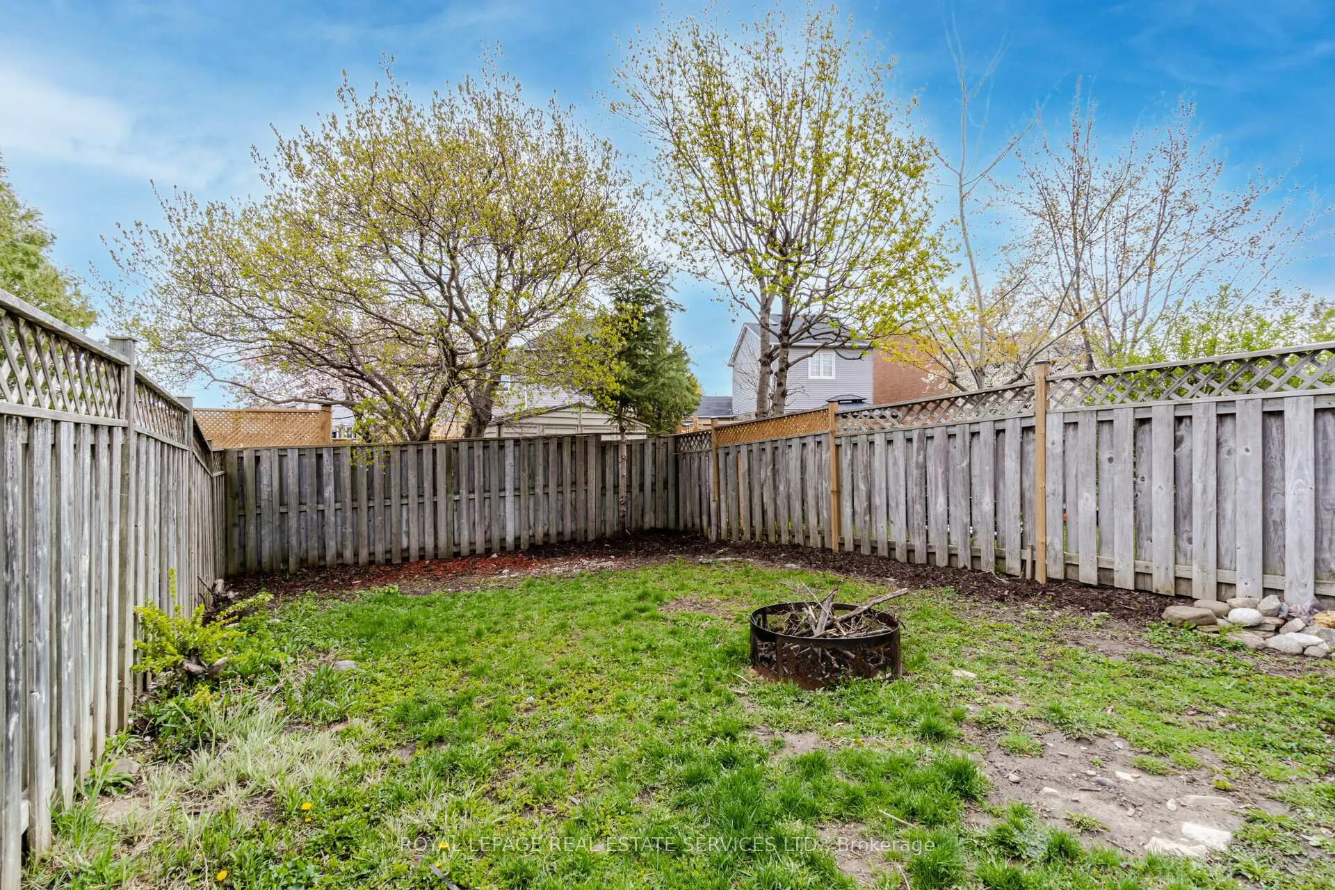 Photo 25 of 10 Mullis Crescent, Brampton, Fletcher's West — HOMEH