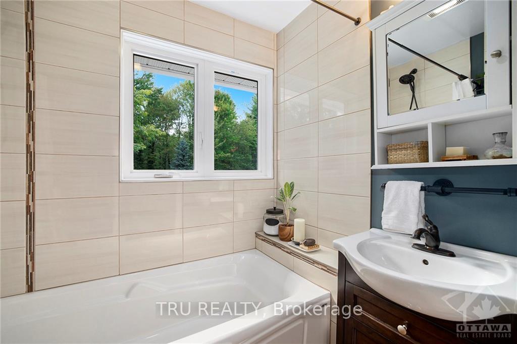 Photo 13 of 4260 Ramsayville Road, Ottawa, Leitrim — HOMEH