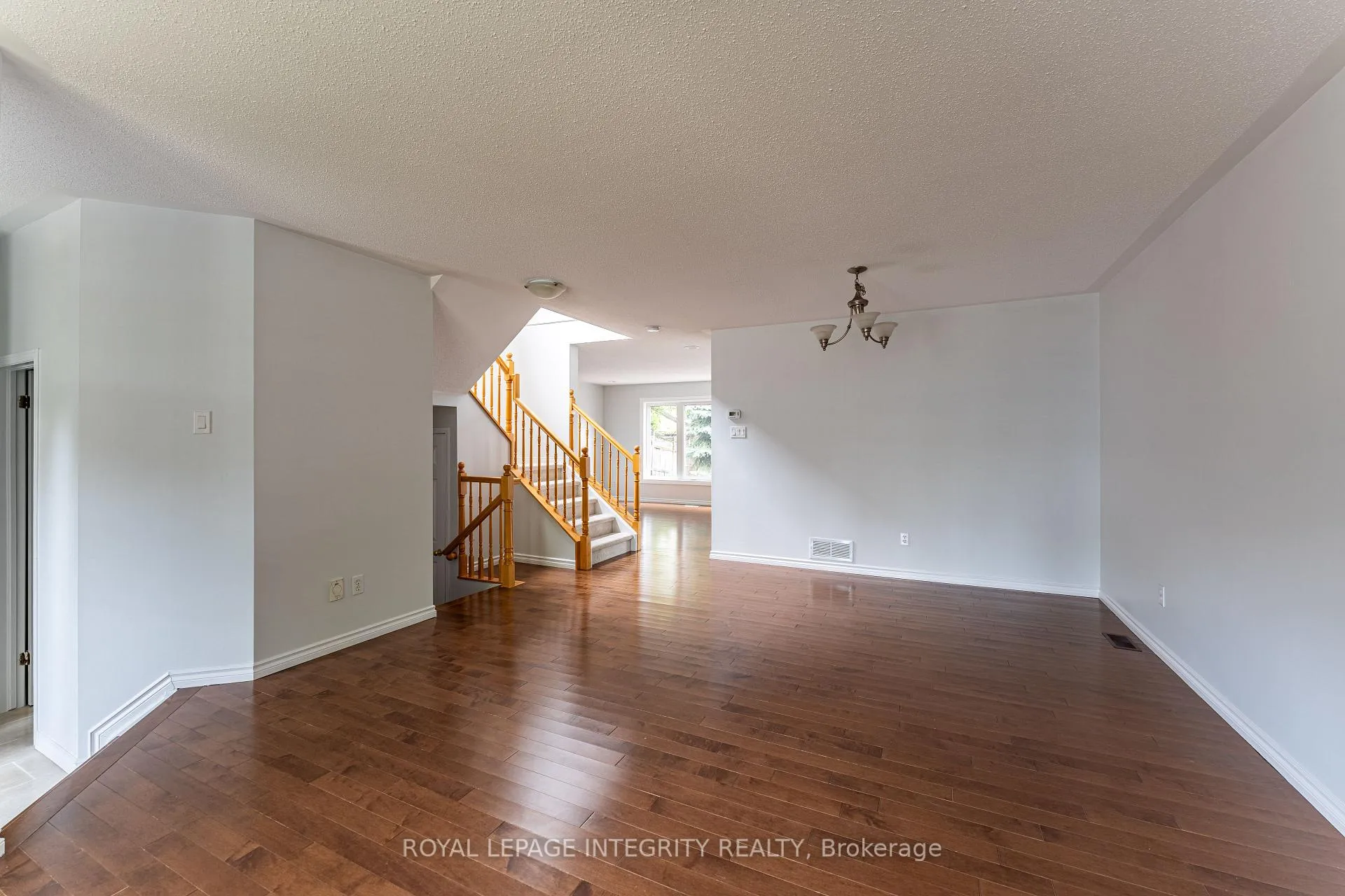 Photo 5 of 71 Appledale Drive, Ottawa, Barrhaven - Longfields — HOMEH