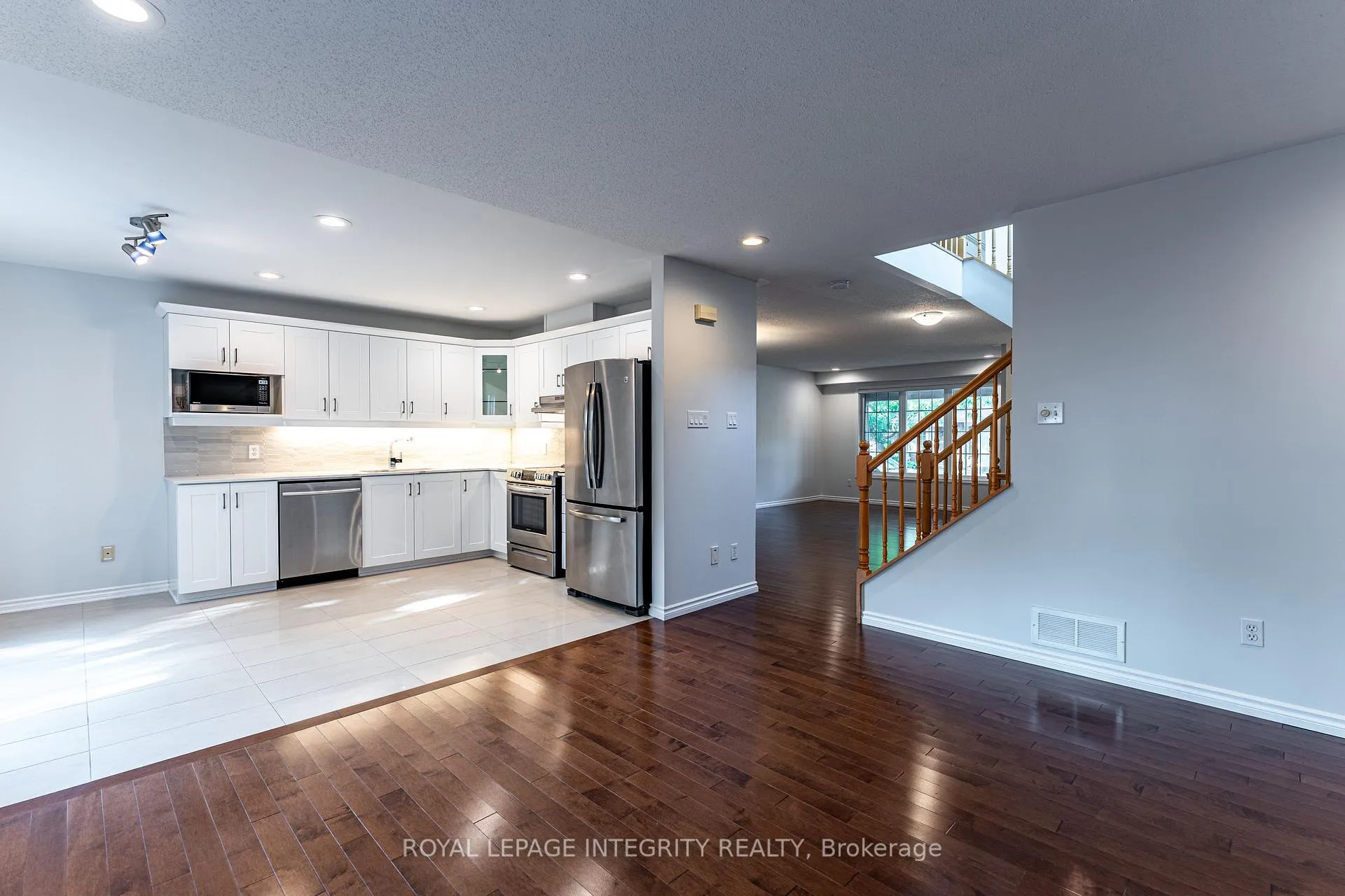 Photo 13 of 71 Appledale Drive, Ottawa, Barrhaven - Longfields — HOMEH